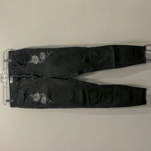 Forever 21 Black Embroidered Floral Skinny Jeans, W29
